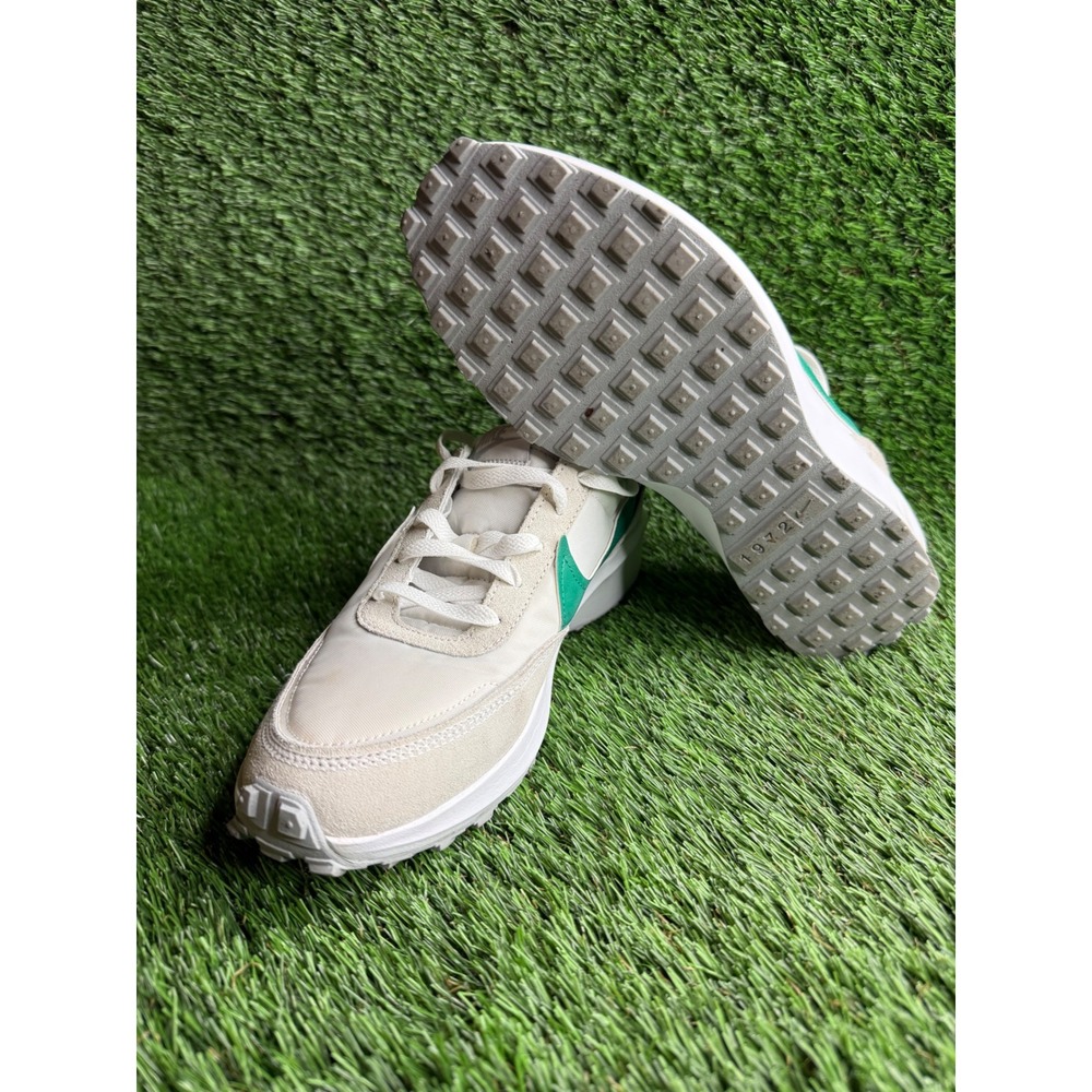 Nike Waffle Debut Womens White Sail Green Retro Run Shoes FQ8890-100 Size 10.5 - Picture 6 of 9